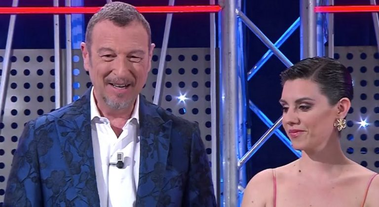 Harley Zuriatti, il saluto di Amadeus all’ex pacchista di Affari Tuoi scomparsa a soli 29 anni: ”Un abbraccio…” Harley Zuriatti, il saluto di Amadeus all’ex pacchista di Affari Tuoi scomparsa a soli 29 anni: ”Un abbraccio…”