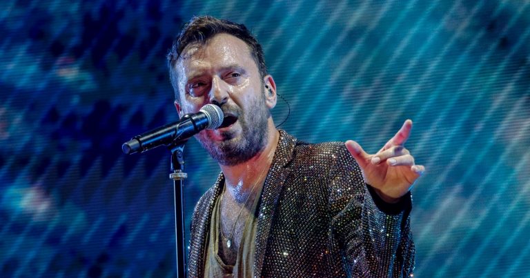 Cesare Cremonini in concerto a Napoli 24 giugno 2025: scaletta e info stadio Maradona Cesare Cremonini in concerto a Napoli 24 giugno 2025: scaletta e info stadio Maradona