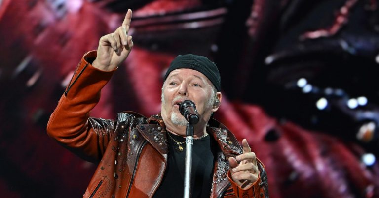 Vasco Rossi in concerto a Roma 27-28 giugno 2025: scaletta e info stadio Olimpico Vasco Rossi in concerto a Roma 27-28 giugno 2025: scaletta e info stadio Olimpico
