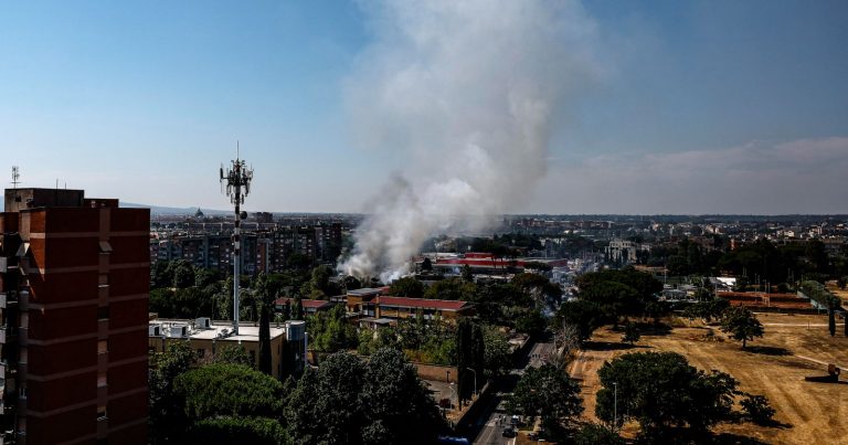 Esplosione a Roma, i testimoni: ”Tutti i vetri hanno tremato, sembrava una bomba…”. Ecco cosa è successo Esplosione a Roma, i testimoni: ”Tutti i vetri hanno tremato, sembrava una bomba…”. Ecco cosa è successo