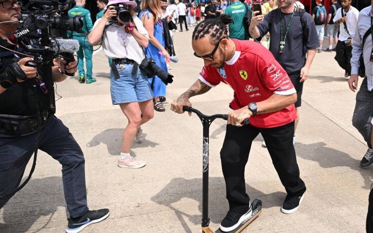 F1, GP Gran Bretagna 2025, Hamilton il più veloce nelle FP1, orari tv qualifiche e gara Silverstone (diretta e differita) F1, GP Gran Bretagna 2025, Hamilton il più veloce nelle FP1, orari tv qualifiche e gara Silverstone (diretta e differita)