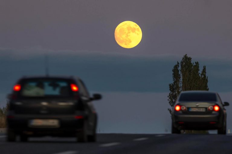 Luna piena del Cervo visibile stasera: ecco a che ora vederla e perché si chiama così