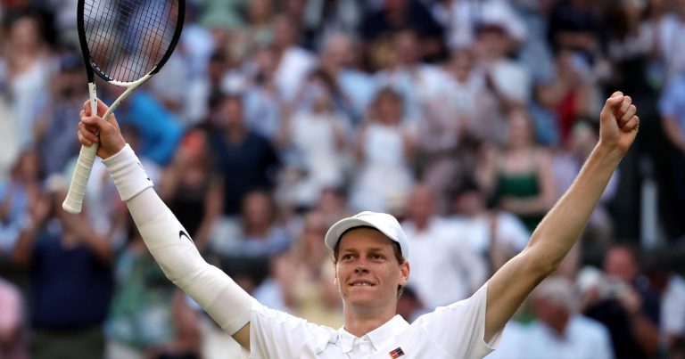 Wimbledon 2025, il rituale scaramantico di Sinner ripetuto durante la finale: “Un video mostra l’azzurro che…” Wimbledon 2025, il rituale scaramantico di Sinner ripetuto durante la finale: “Un video mostra l’azzurro che…”