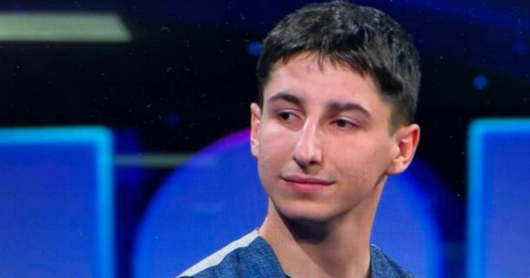 La Ruota della Fortuna, Andrea Siciliano vince anche stasera e si conferma campione: ecco qual è il montepremi totale La Ruota della Fortuna, Andrea Siciliano vince anche stasera e si conferma campione: ecco qual è il montepremi totale