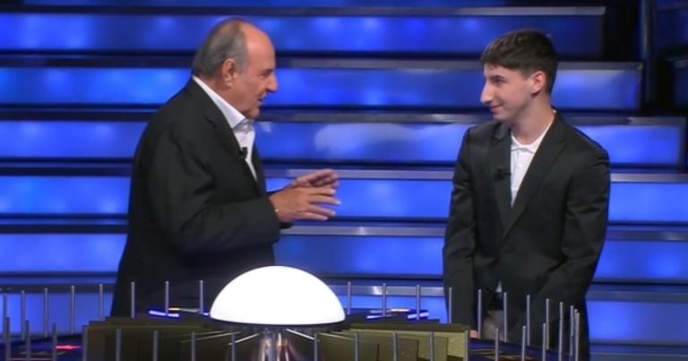 La Ruota della Fortuna, Andrea Siciliano è stato eliminato: ecco quanto ha vinto in totale La Ruota della Fortuna, Andrea Siciliano è stato eliminato: ecco quanto ha vinto in totale