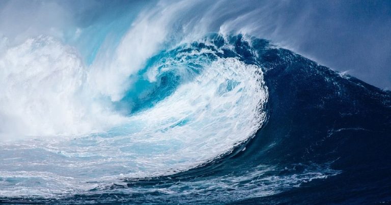 Violento terremoto M 8.8 in Kamchatka con allerta tsunami, ci sono feriti Violento terremoto M 8.8 in Kamchatka con allerta tsunami, ci sono feriti