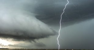 Meteo - Agosto esordisce con clima relativamente fresco e temporali anche intensi: i dettagli