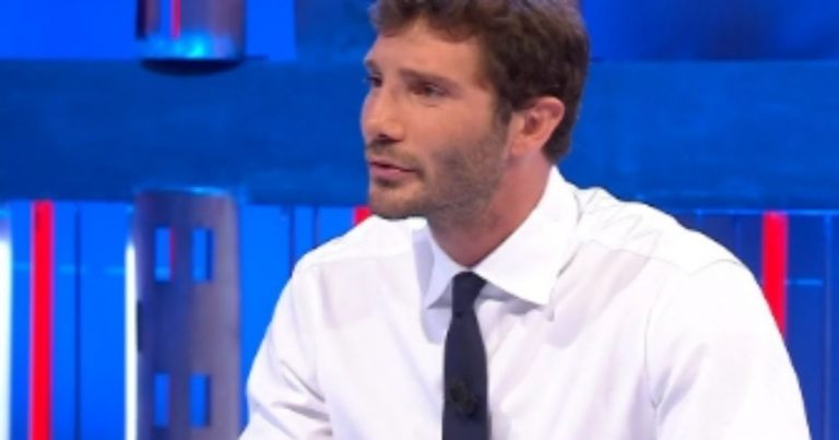 Affari Tuoi, partenza anticipata per Stefano De Martino? La possibile data