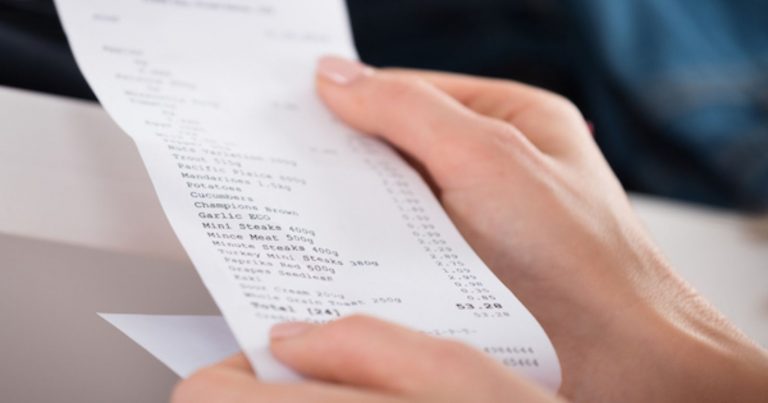 Scontrino più salato per un po’ di pepe sulla pizza: aumentano le polemiche sui prezzi di ristoranti e pizzerie