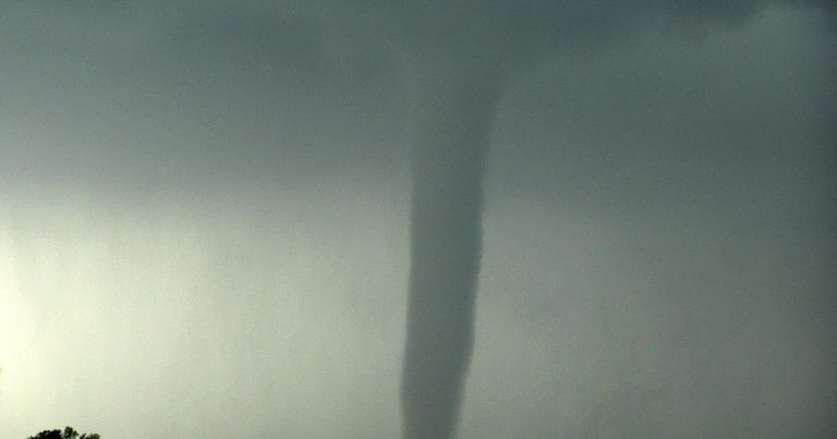 Meteo – Maestosa tromba d’aria si è abbattuta nelle scorse ore tra Mottola e Castellaneta, i dettagli