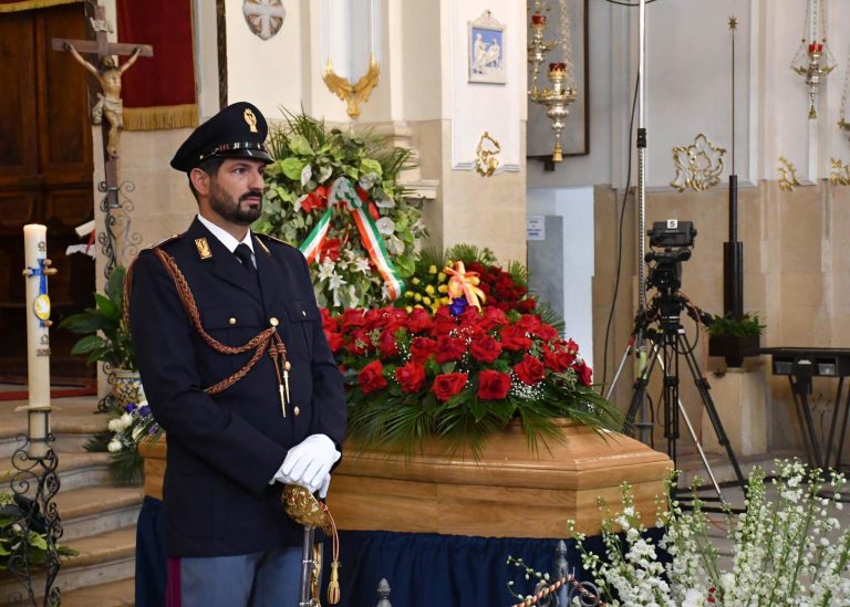 Funerali Pippo Baudo, ecco a che ora vederli oggi in tv e in streaming e su quali canali