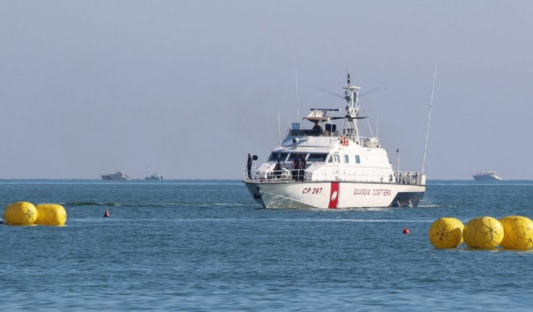 Tragedia in mare, muore ragazza di 23 anni nelle Marche: si tuffa e non riemerge Tragedia in mare, muore ragazza di 23 anni nelle Marche: si tuffa e non riemerge