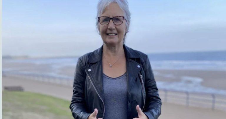 Collassa in casa a 69 anni e quando si risveglia è convinta di averne 41, poi la scoperta shock