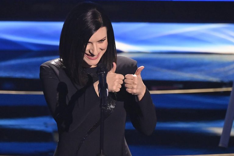 Laura Pausini è dimagrita 20 chili e rivela come ha fatto: “Nessuna scorciatoia o medicinale, ma…”