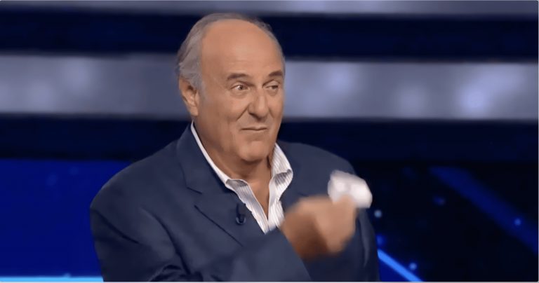 ”La Ruota della Fortuna”, Gerry Scotti e Samira Lui in lacrime a fine puntata: ecco cosa è successo