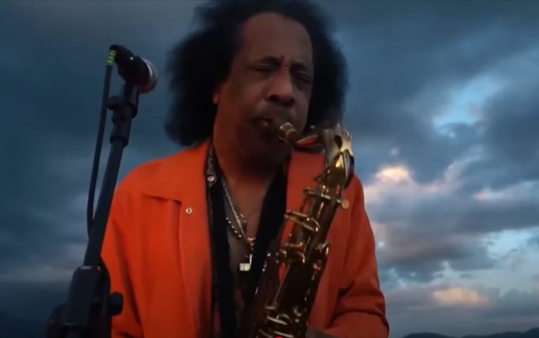 James Senese ricoverato al Cardarelli in gravi condizioni: ecco come sta il noto musicista partenopeo