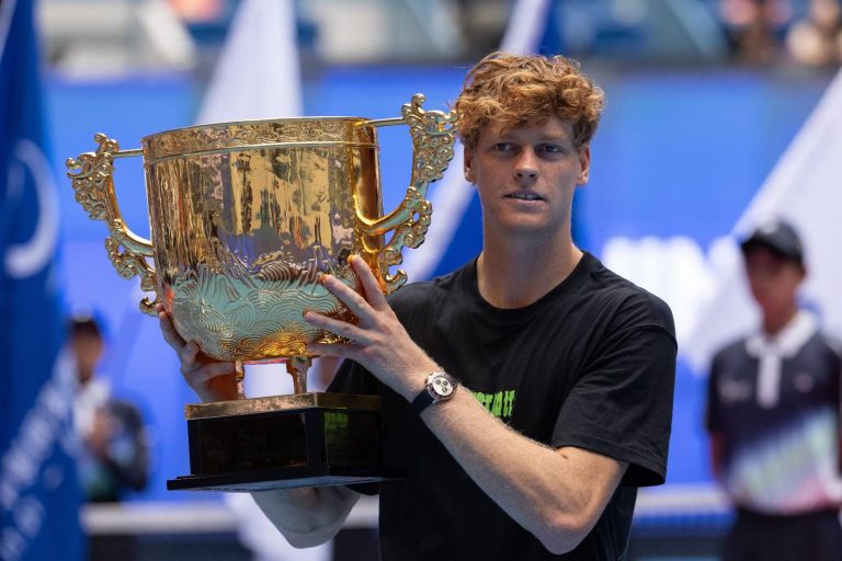 Atp Pechino 2025, trionfa Sinner: ecco cosa cambia in classifica dopo la vittoria in finale contro Tien