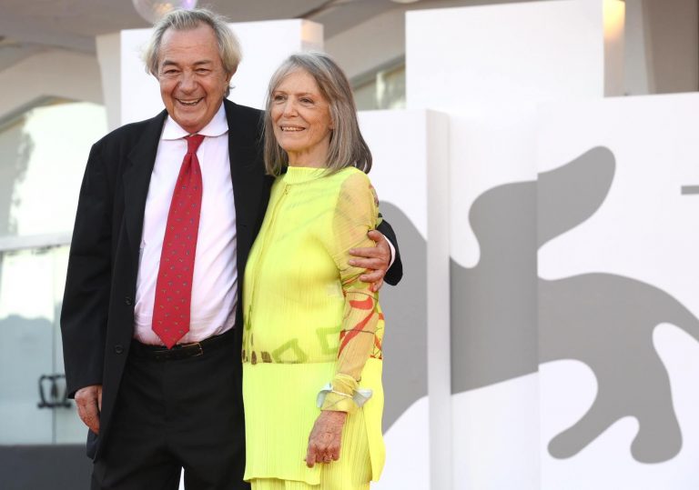 Addio a Remo Girone, la morte improvvisa, l’amore per Victoria Zinny e il tumore durante le riprese de “La Piovra” Addio a Remo Girone, la morte improvvisa, l’amore per Victoria Zinny e il tumore durante le riprese de “La Piovra”
