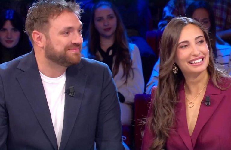 Noemi dal Piemonte, chi è la concorrente che ha vinto 102.000 euro ad Affari Tuoi Noemi dal Piemonte, chi è la concorrente che ha vinto 102.000 euro ad Affari Tuoi