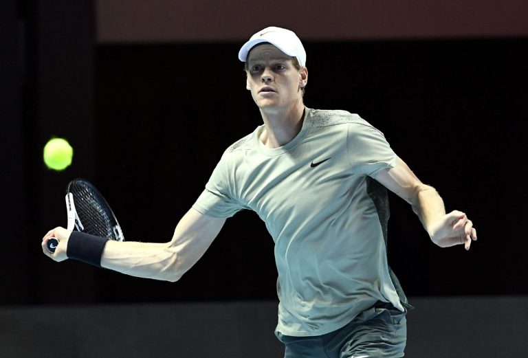 Six Kings Slam 2025, Sinner-Tsitsipas ai quarti di finale: ecco quando si gioca e dove vederla Six Kings Slam 2025, Sinner-Tsitsipas ai quarti di finale: ecco quando si gioca e dove vederla