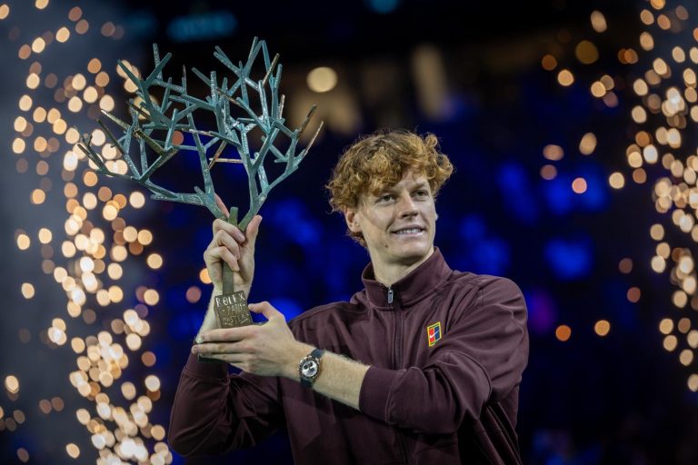 Cosa deve fare Jannik Sinner per concludere il 2025 da numero 1 del mondo