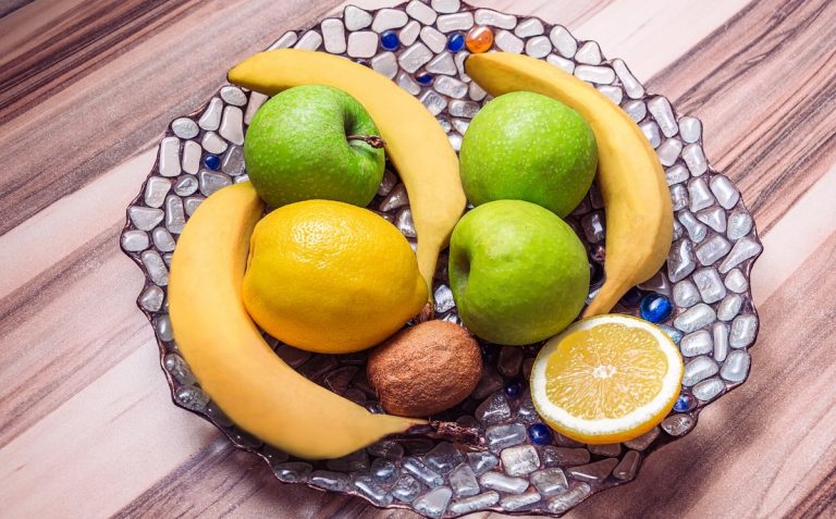 La colazione è il segreto per vivere a lungo: ecco cosa mangiano nelle zone blu dove si vive più a lungo