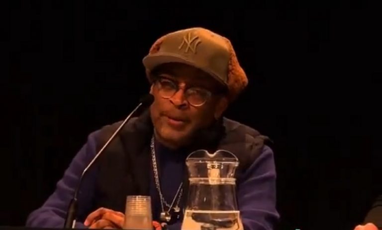 Spike Lee arriva in Italia e ci tiene a parlare di Jannik Sinner: “Voglio chiarire una cosa…”