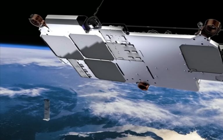 Starlink, satellite in caduta incontrollata verso la Terra: ecco cos’è successo e cosa aspettarsi al rientro