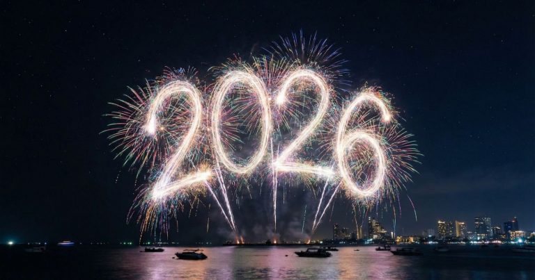 Auguri di buon anno 2026, le frasi più belle da inviare ad amici e parenti