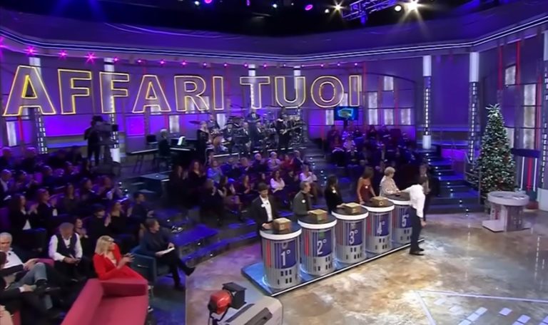 Affari Tuoi puntata speciale Lotteria Italia, orario tv, ospiti, quando inizierà l’estrazione dei biglietti vincenti