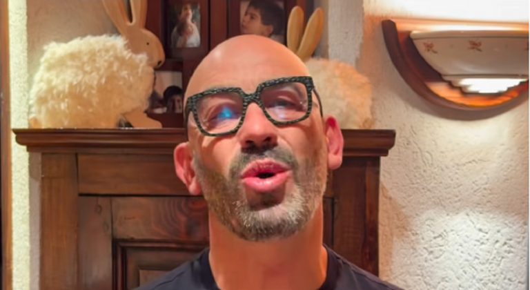 Polmonite da influenza, il professor Matteo Bassetti spiega quali sono i sintomi che devono preoccuparci