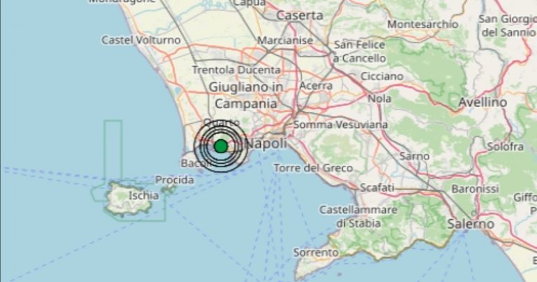 Doppia scossa di terremoto avvertita ai Campi Flegrei a distanza di un minuto, epicentro, orario e dati Ingv