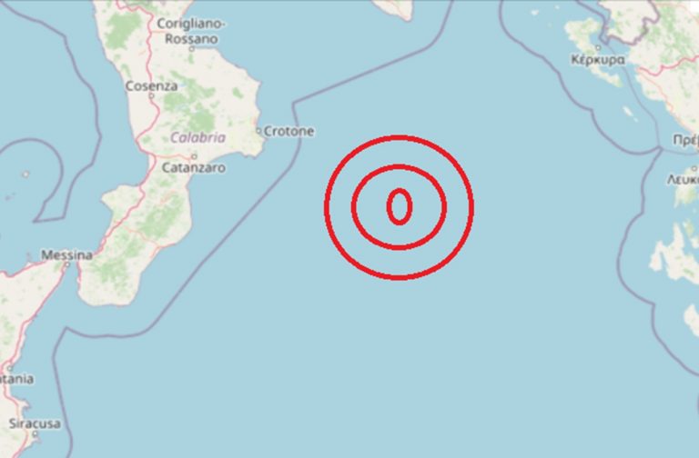 Terremoti, trema lo Ionio: sequenza sismica all’alba sulla Costa Crotonese, dati INGV