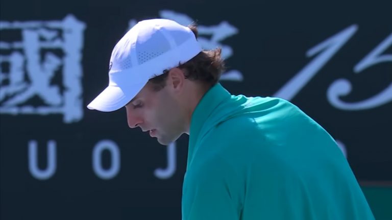 Australian Open 2026, chi è Eliot Spizzirri, l’avversario di Sinner nel terzo turno: precedenti e orario tv