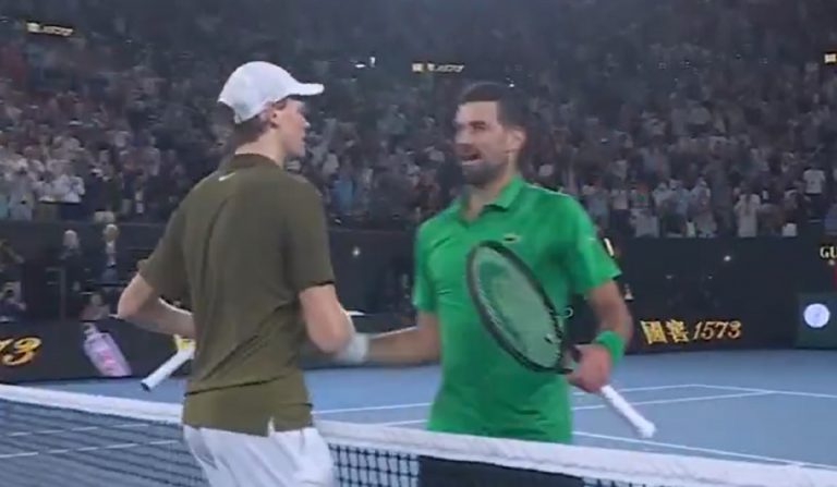 Australian Open 2026, Djokovic rivela cosa ha detto a Sinner quando si sono stretti la mano a fine partita: “Grazie per…”