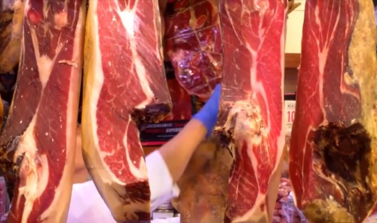 Carne rossa e tumori, ecco quanto consumarne e come cucinarla per ridurre i rischi