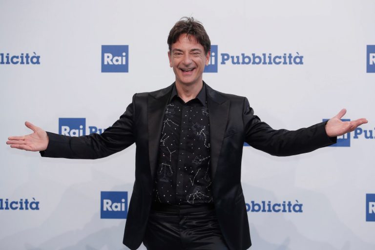 Oroscopo Paolo Fox oggi, giovedì 26 febbraio 2026, da Ariete a Cancro: Gemelli risoluto e resiliente