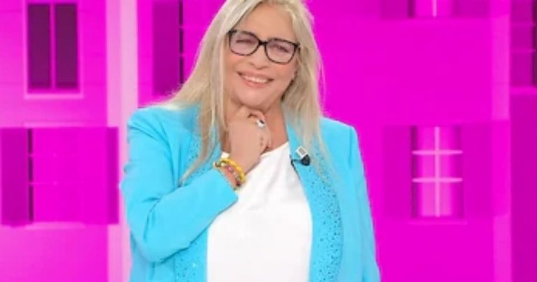 Domenica In, la scaletta con l’ordine di uscita dei cantanti e il cambio di orario per lo speciale Sanremo