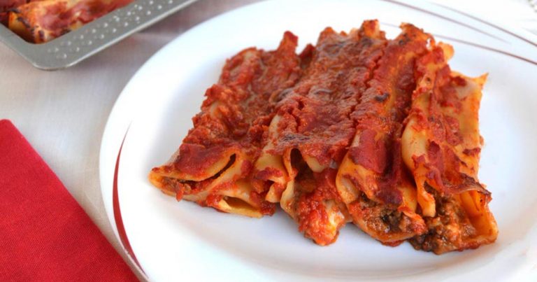 Cannelloni di carne: la ricetta e i consigli per preparare il gustoso primo piatto