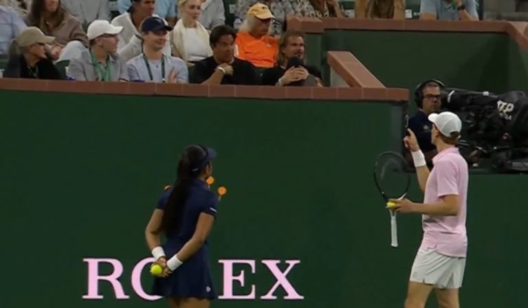 Indian Wells, un tifoso provoca Sinner: la reazione dell’azzurro è insolita. Ecco cosa è successo