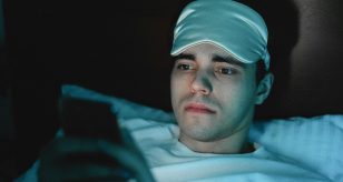 smartphone dormire notte