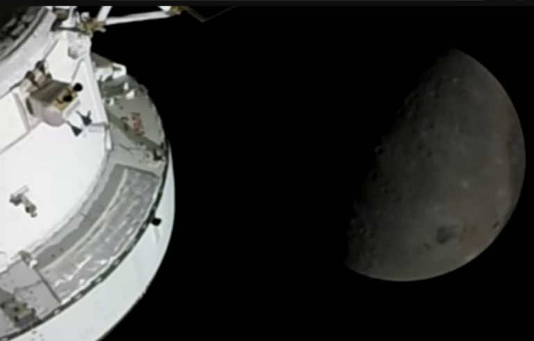 Missione Artemis 2 completata, l’Orion inizia il viaggio di ritorno: batturo il record di Apollo 13