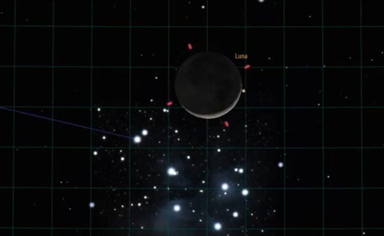 Stasera il suggestivo bacio celeste fra Luna, Venere e Pleiadi ci regalerà spettacolo in cielo: ecco come vedere l’evento