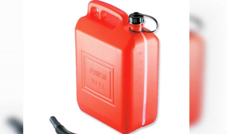Taniche di benzina per fare scorta, è legale in Italia? Ecco cosa dice la legge