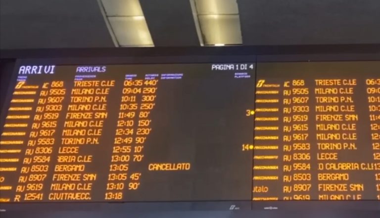 Incidente ferroviario nel milanese e traffico in tilt sulla Milano-Genova: lo scontro tra un treno regionale e un treno merci