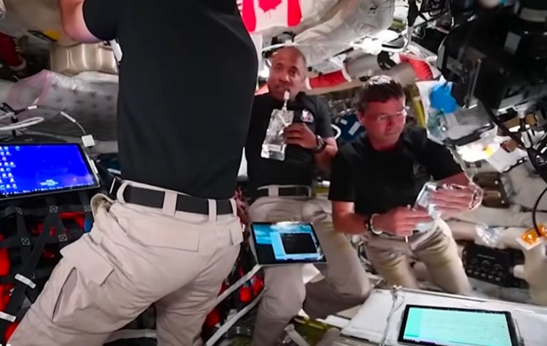 Missione Artemis II, un rientro da incubo per gli astronauti: “Sembrava di cadere da un grattacielo…”