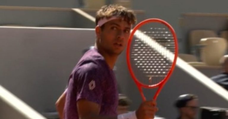 Roland Garros 2026, Cobolli batte Svajda e vola ai quarti di finale