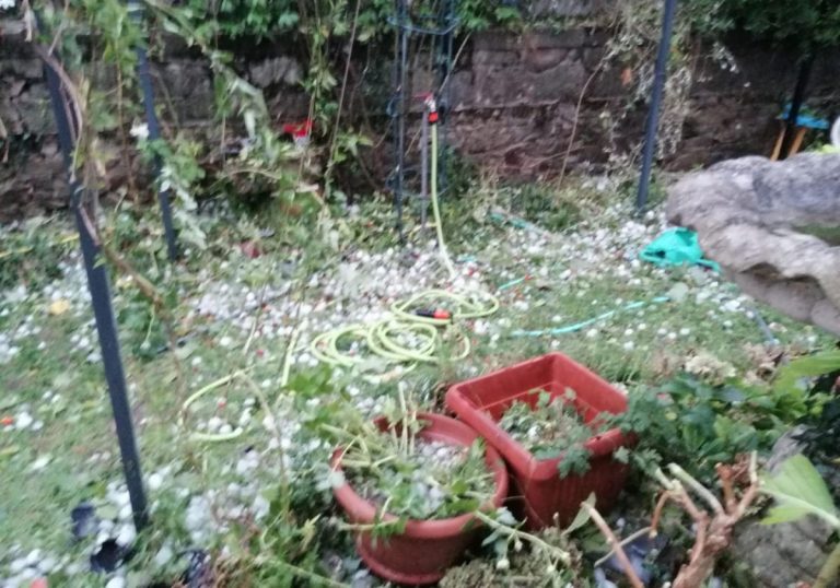 Meteo – Temporali e grandinate con chicchi grandi come palline da golf flagellano Roma, i dettagli