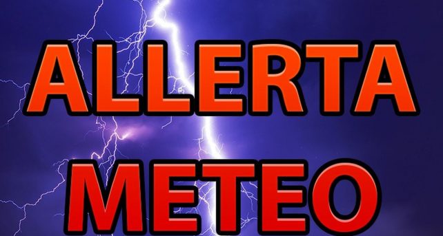 Meteo - Fronte di maltempo in discesa, con possibili grandinate e nubifragi: scatta l'allerta rossa della Protezione Civile, ecco dove