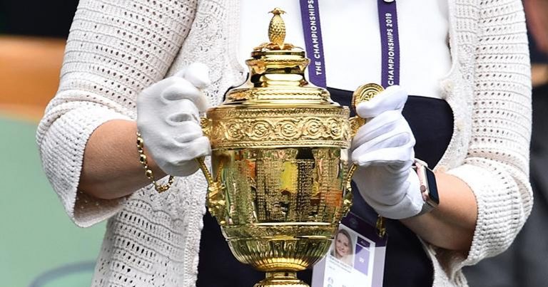 Wimbledon, perché sul trofeo maschile c’è un ananas: il significato nascosto